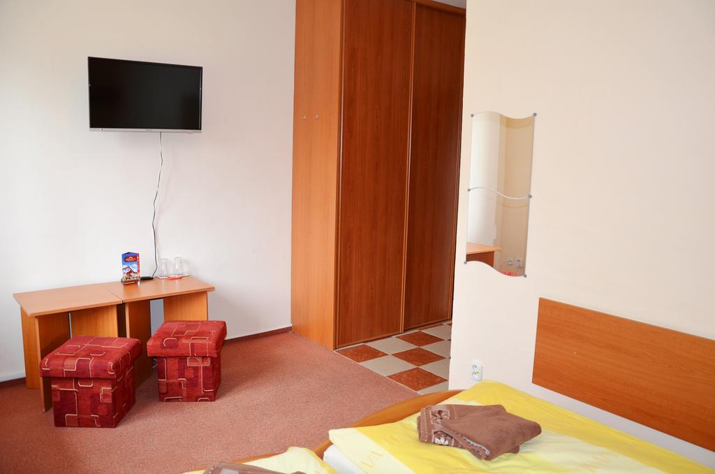 Penzion Larion Wellness Kralova Lehota Exterior foto