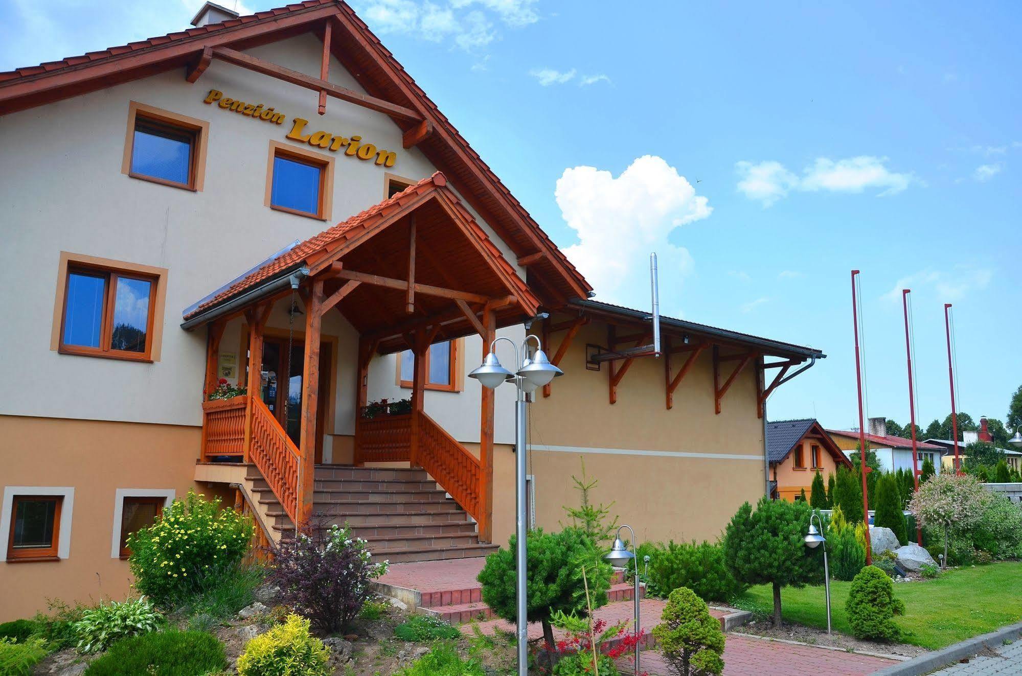 Penzion Larion Wellness Kralova Lehota Exterior foto